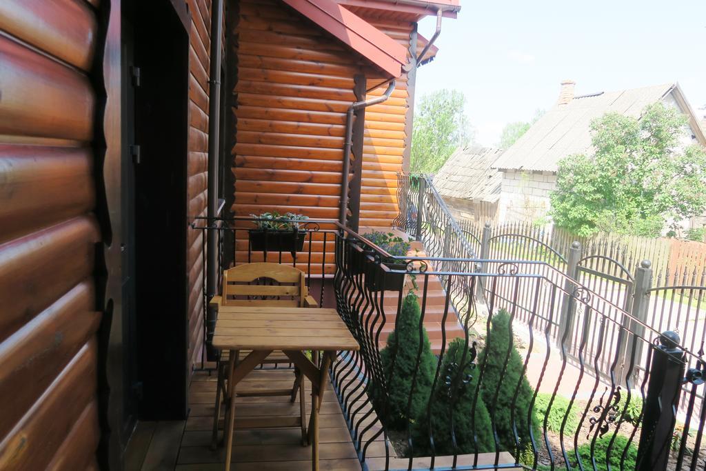 Gasthaus Cztery Pory Roku Białowieża Exterior foto
